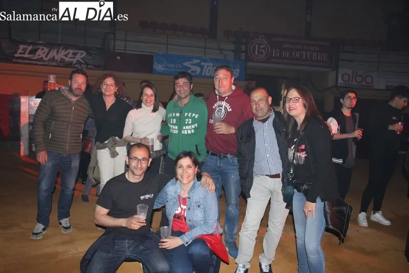 Foto 36 - La fiesta Remember congrega a 1.200 personas en la Plaza de Toros