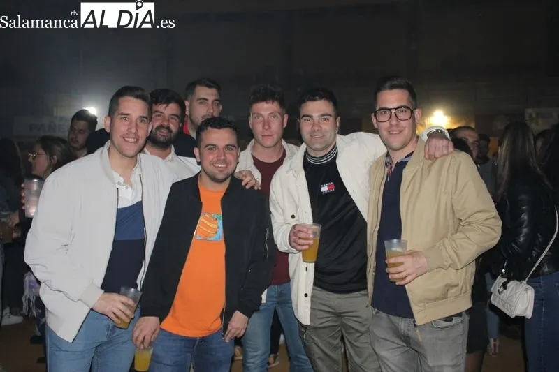 Foto 44 - La fiesta Remember congrega a 1.200 personas en la Plaza de Toros