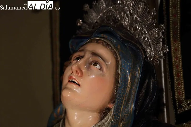 Foto 9 - Procesi&oacute;n del Via Crucis con la Virgen de los Dolores
