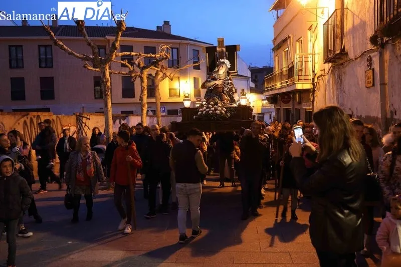 Foto 5 - Procesi&oacute;n del Via Crucis con la Virgen de los Dolores