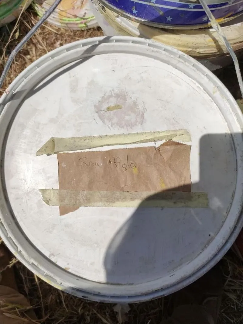 Imágenes de basura y escombros en Tejares