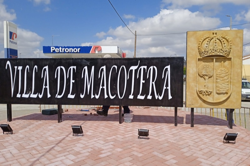 Macotera presenta la nueva imagen de su acceso principal