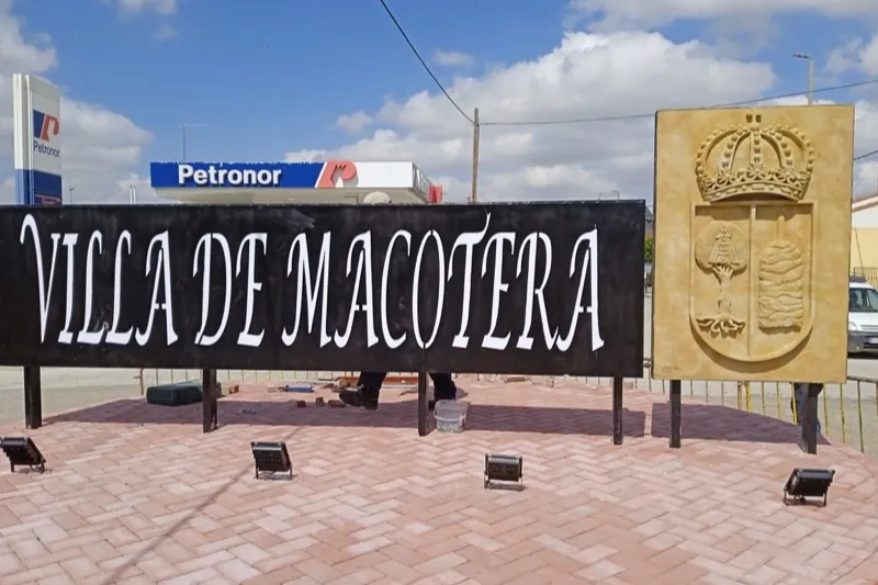 Macotera presenta la nueva imagen de su acceso principal