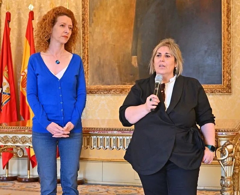 La concejala de Familia e Igualdad de Oportunidades recibe a representantes de la Asociación Salmantina Contra el Bullying y Ciberbullying (ASCBYC) 