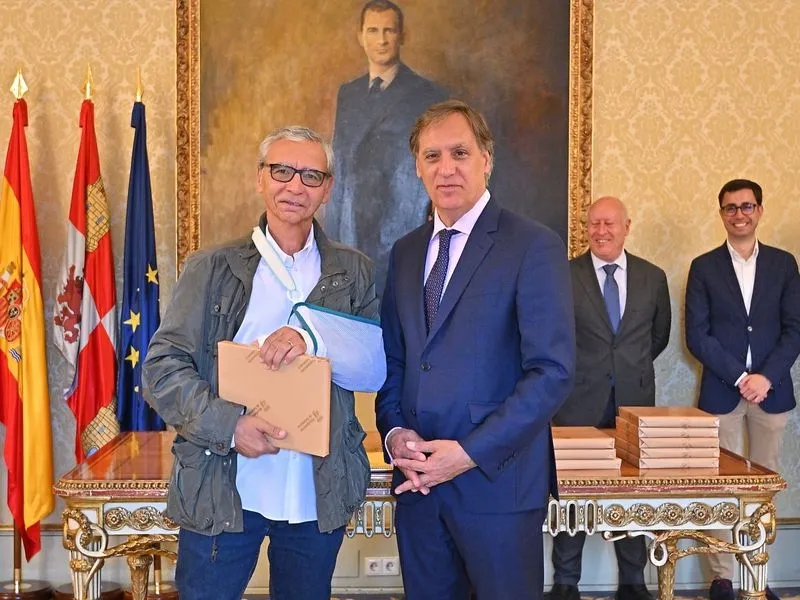 Homenaje a los 43 funcionarios municipales jubilados en el último año 