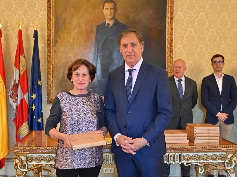 Homenaje a los 43 funcionarios municipales jubilados en el último año 