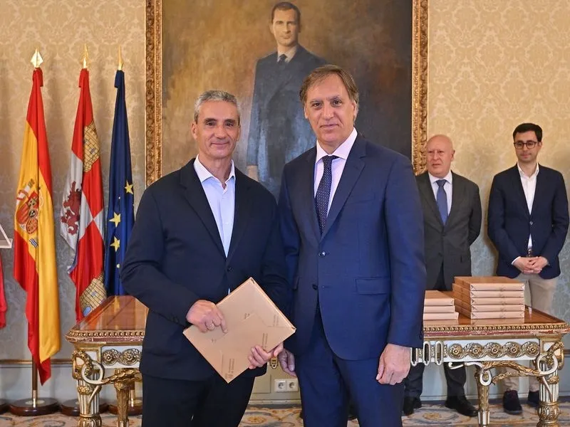 Homenaje a los 43 funcionarios municipales jubilados en el último año 