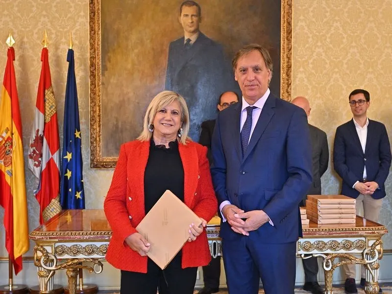 Homenaje a los 43 funcionarios municipales jubilados en el último año 