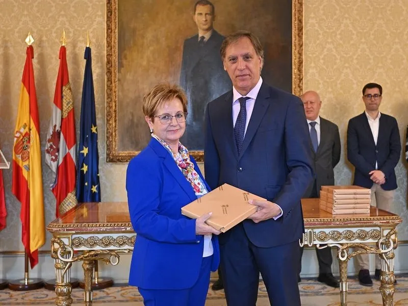 Homenaje a los 43 funcionarios municipales jubilados en el último año 