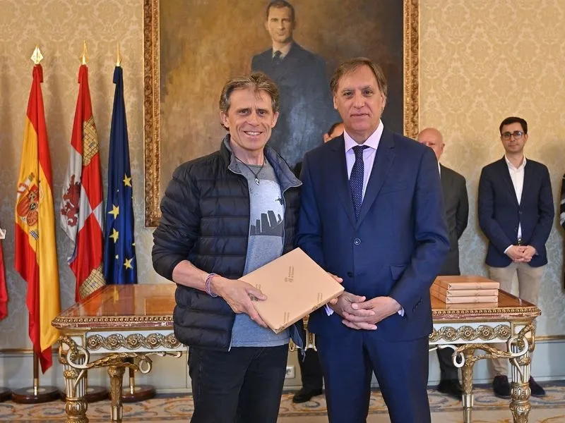 Homenaje a los 43 funcionarios municipales jubilados en el último año 