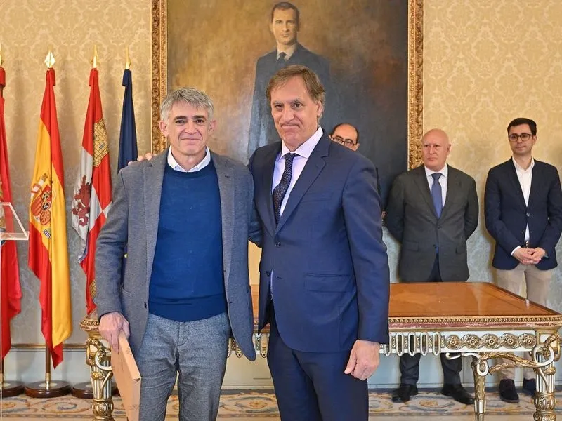 Homenaje a los 43 funcionarios municipales jubilados en el último año 