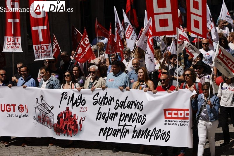 Una multitudinaria manifestación reclama en Salamanca salarios más altos