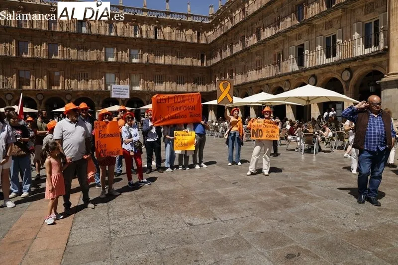 Foto 17 - Salamanca reclama sueldos m&aacute;s altos