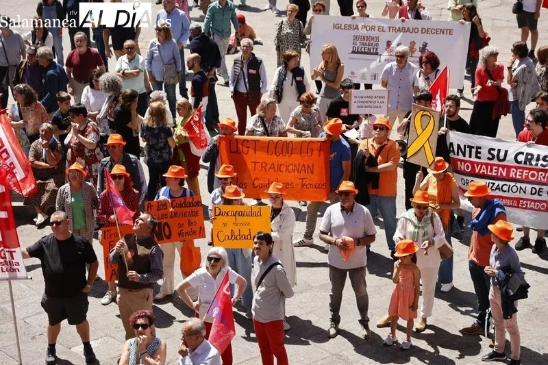 Foto 3 - Salamanca reclama sueldos m&aacute;s altos