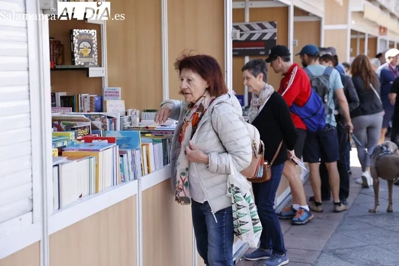 Foto 4 - Gran &eacute;xito en la primera jornada de la Feria del Libro