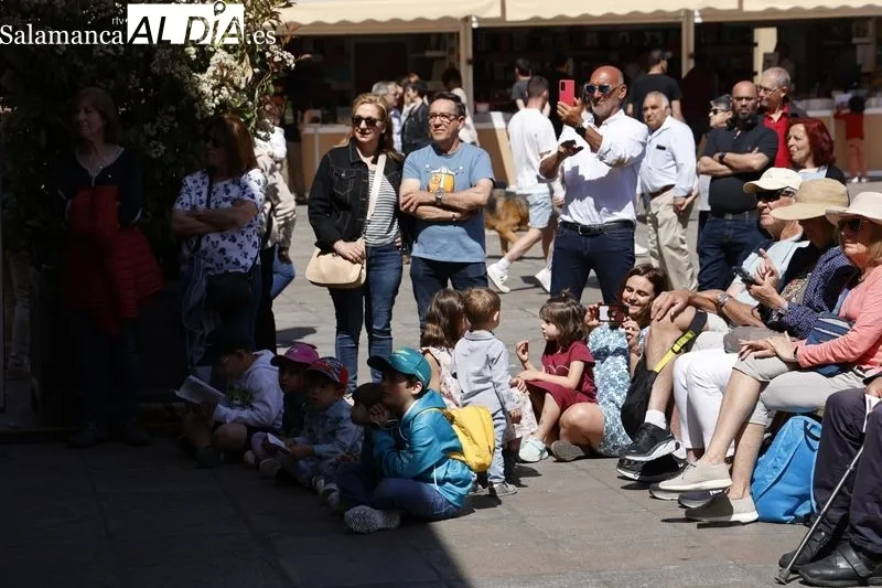 Foto 11 - Gran &eacute;xito en la primera jornada de la Feria del Libro
