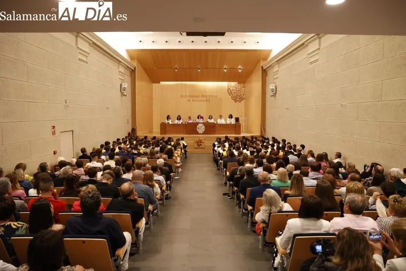 Foto 2 - Los alumnos de &uacute;ltimo curso de CAFYD celebran su graduaci&oacute;n