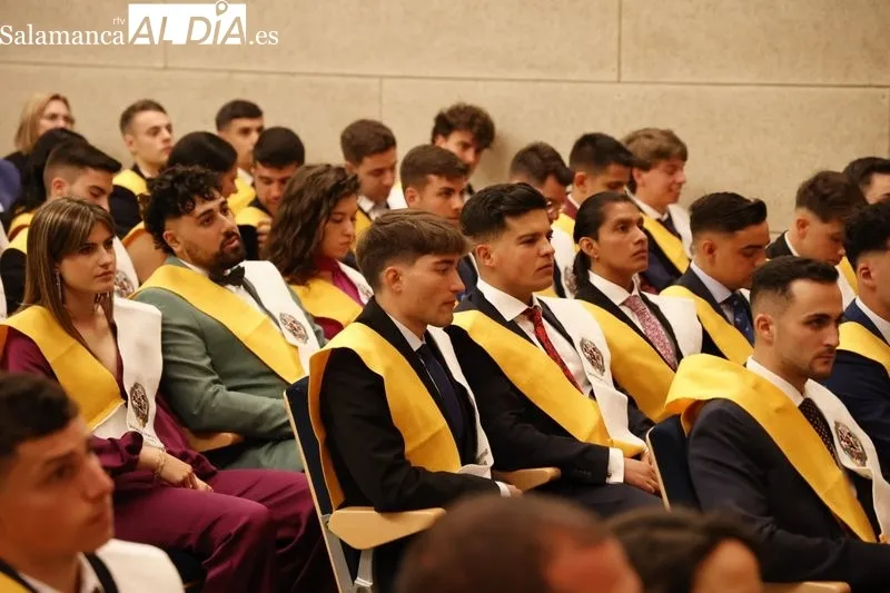 Foto 7 - Los alumnos de &uacute;ltimo curso de CAFYD celebran su graduaci&oacute;n
