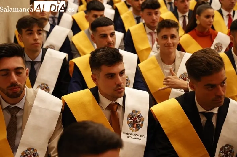 Foto 10 - Los alumnos de &uacute;ltimo curso de CAFYD celebran su graduaci&oacute;n