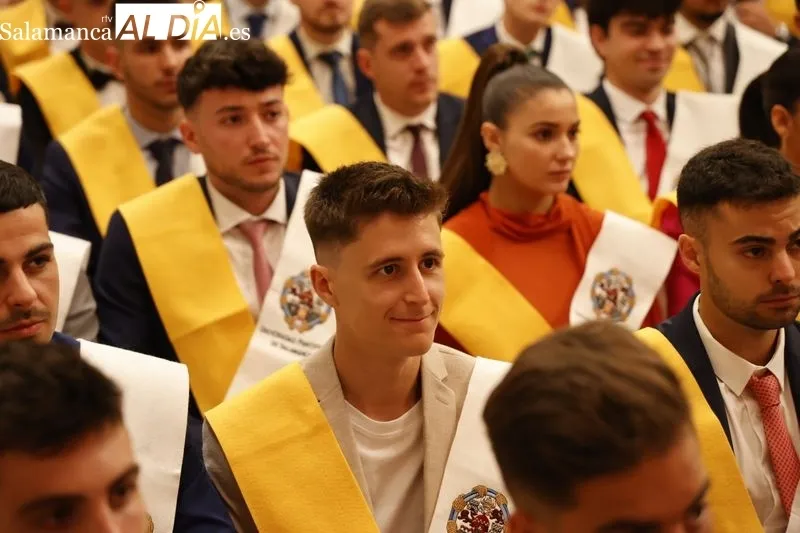 Foto 11 - Los alumnos de &uacute;ltimo curso de CAFYD celebran su graduaci&oacute;n