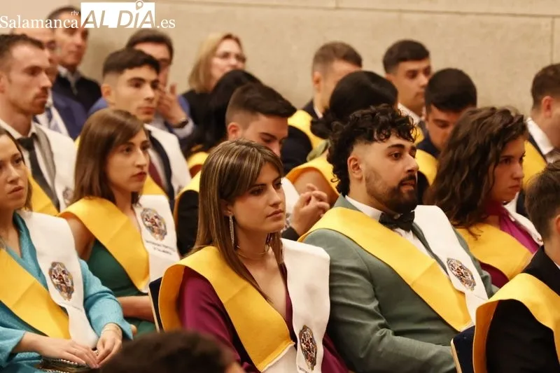 Foto 16 - Los alumnos de &uacute;ltimo curso de CAFYD celebran su graduaci&oacute;n