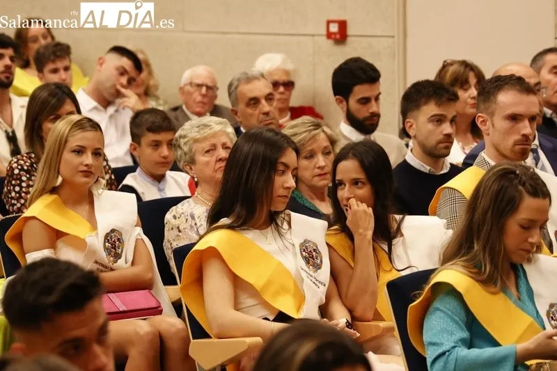 Foto 19 - Los alumnos de &uacute;ltimo curso de CAFYD celebran su graduaci&oacute;n
