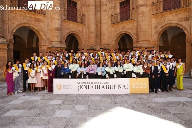 Foto 30 - Los alumnos de &uacute;ltimo curso de CAFYD celebran su graduaci&oacute;n