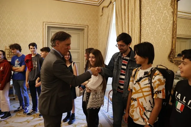Foto 5 - La Joven Orquesta Sinf&oacute;nica Ciudad de Salamanca es recibida en el Ayuntamiento por Garc&iacute;a Carbayo