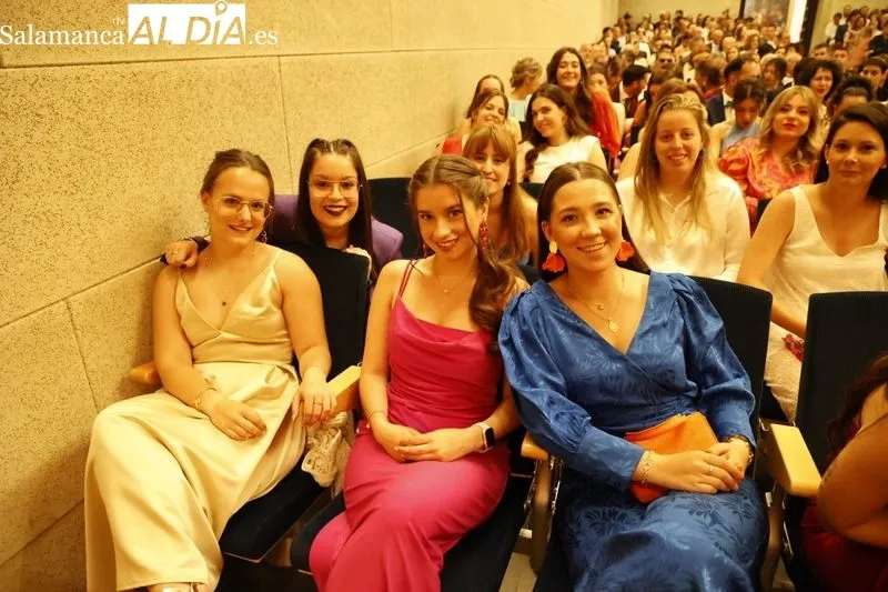 Foto 32 - Nuevos graduados en Educaci&oacute;n por la UPSA