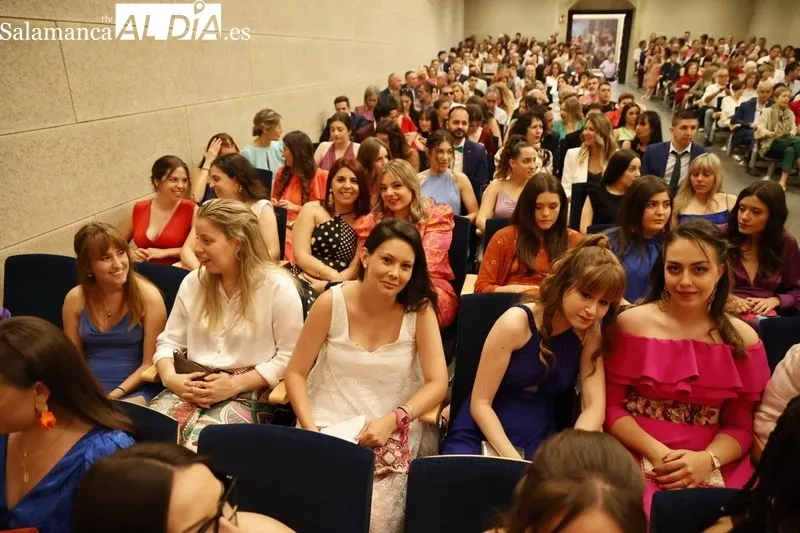 Foto 31 - Nuevos graduados en Educaci&oacute;n por la UPSA