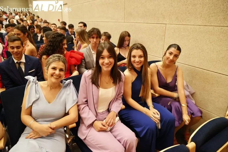 Foto 29 - Nuevos graduados en Educaci&oacute;n por la UPSA
