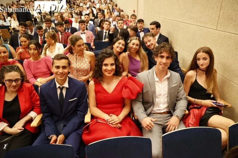 Foto 28 - Nuevos graduados en Educaci&oacute;n por la UPSA