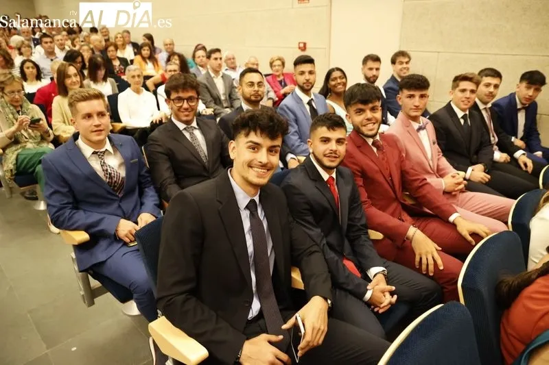 Foto 23 - Nuevos graduados en Educaci&oacute;n por la UPSA