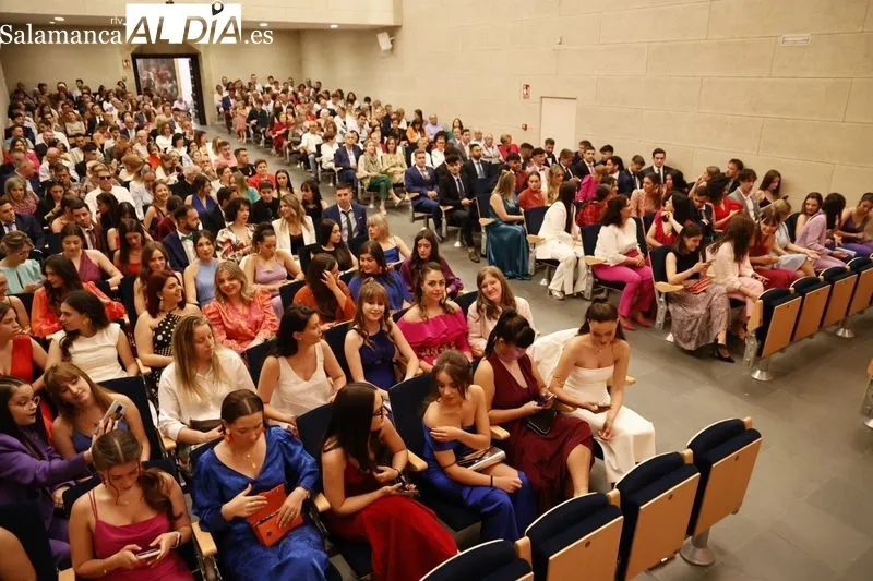 Foto 18 - Nuevos graduados en Educaci&oacute;n por la UPSA