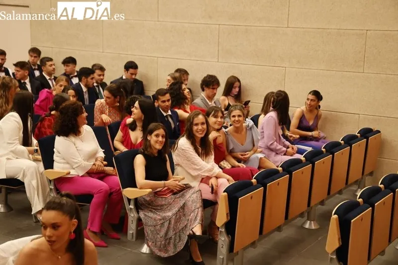 Foto 16 - Nuevos graduados en Educaci&oacute;n por la UPSA