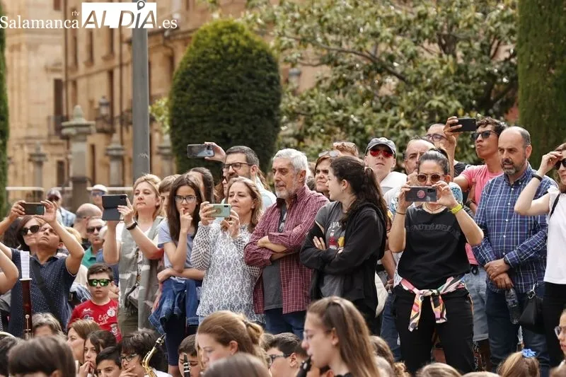 Foto 3 - M&aacute;s de 300 alumnos de conservatorios de Castilla y Le&oacute;n llenan de m&uacute;sica las calles salmantinas