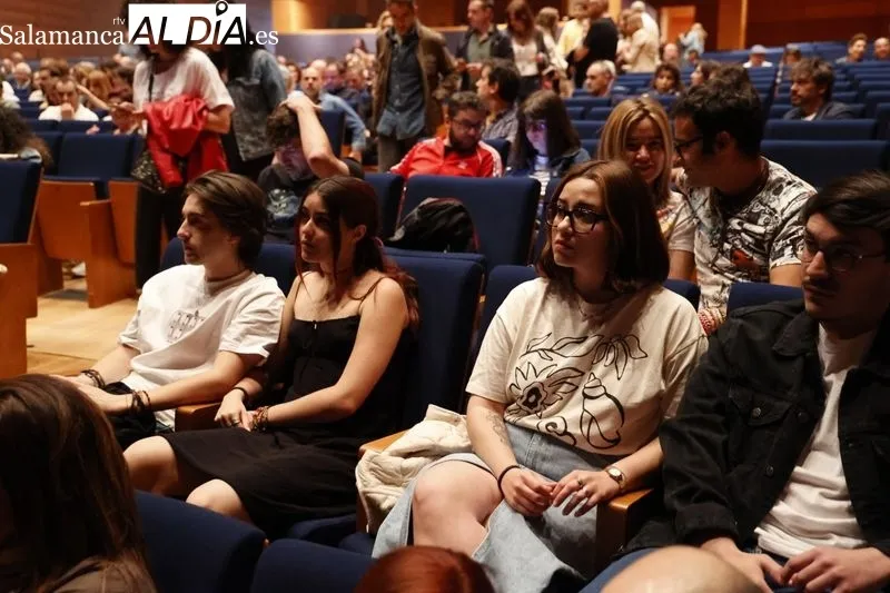 Foto 19 - Iv&aacute;n Ferreiro hace vibrar al CAEM con su 'Trinchera Pop'