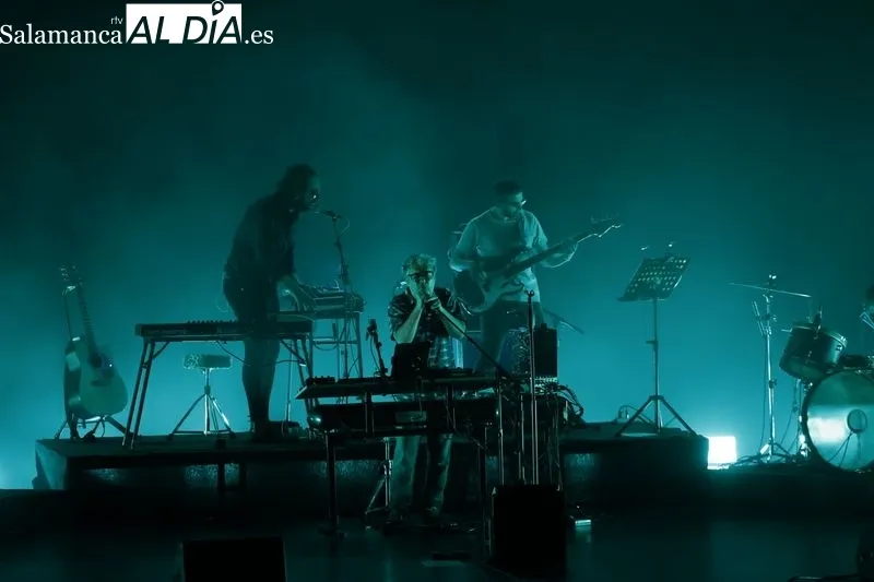 Foto 5 - Iv&aacute;n Ferreiro hace vibrar al CAEM con su 'Trinchera Pop'
