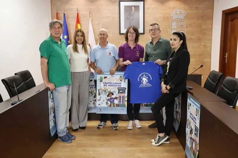 Foto 4 - Ya est&aacute; aqu&iacute; la XXIII edici&oacute;n de 'El Danzar de los danzares' en Castellanos de Moriscos: "Es una muestra de lo que se hace en las escuelas p&uacute;blicas"
