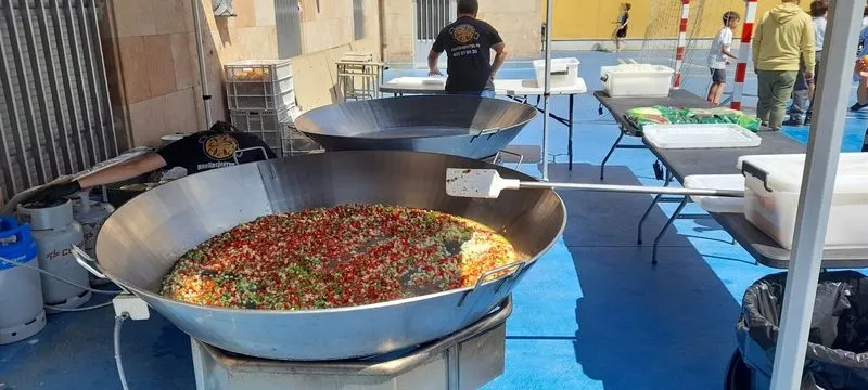 Foto 2 - El colegio San Juan Bosco organiza una paella en ayuda al proyecto DOMISAL 22/23
