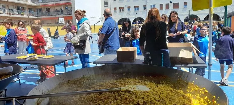 Foto 5 - El colegio San Juan Bosco organiza una paella en ayuda al proyecto DOMISAL 22/23