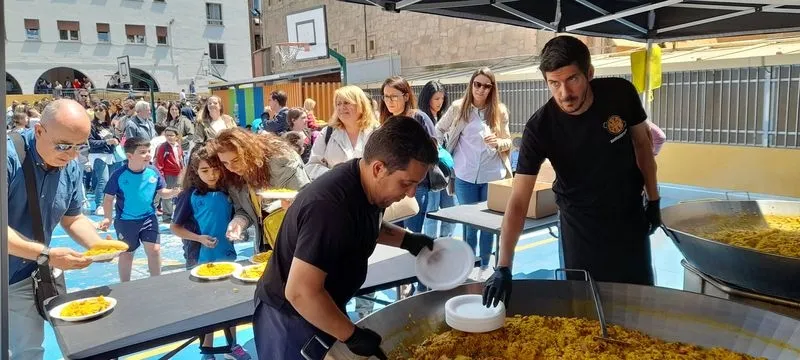 Foto 7 - El colegio San Juan Bosco organiza una paella en ayuda al proyecto DOMISAL 22/23