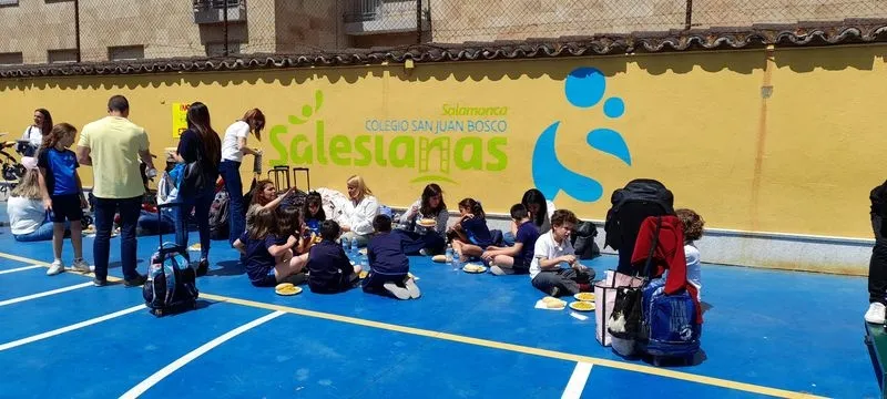 Foto 10 - El colegio San Juan Bosco organiza una paella en ayuda al proyecto DOMISAL 22/23