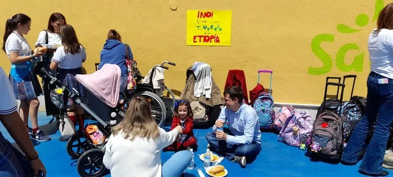 Foto 11 - El colegio San Juan Bosco organiza una paella en ayuda al proyecto DOMISAL 22/23