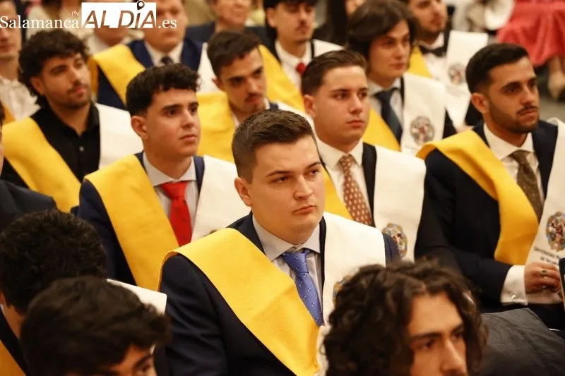 Foto 8 - Nuevos graduados en Ingenier&iacute;a Inform&aacute;tica y Administraci&oacute;n y Direcci&oacute;n de Empresas Tecnol&oacute;gicas