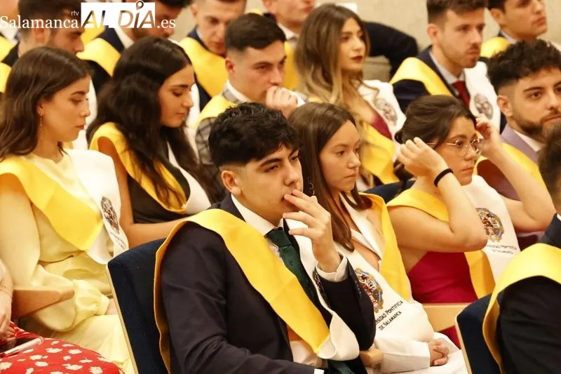 Foto 13 - Nuevos graduados en Ingenier&iacute;a Inform&aacute;tica y Administraci&oacute;n y Direcci&oacute;n de Empresas Tecnol&oacute;gicas