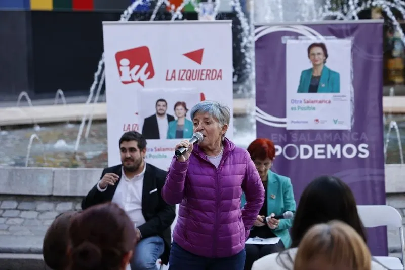 Acto público de Podemos-IU-Alianza Verde en la plaza del Oeste. Fotos: David Sañudo
