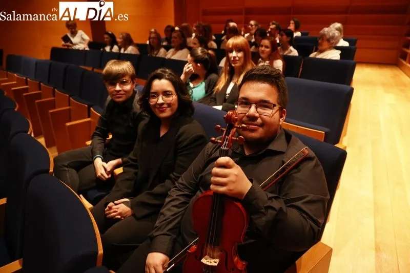 Foto 12 - Las Orquestas del Conservatorio Profesional hacen vibrar al CAEM