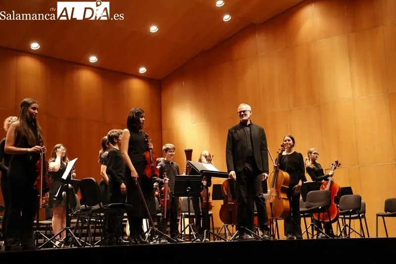 Foto 18 - Las Orquestas del Conservatorio Profesional hacen vibrar al CAEM