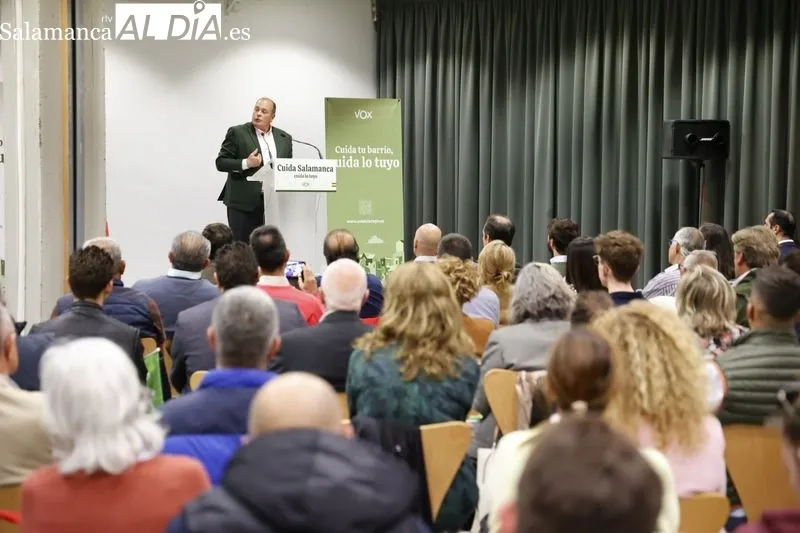 Juan García-Gallardo durante el mitin de VOX en el Palacio de Congresos de Salamanca. Fotos: David Sañudo